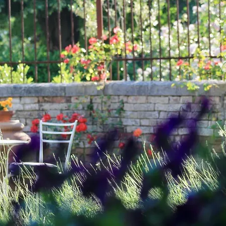 Alojamento de Acomodação e Pequeno-almoço Sant'andrea 4*